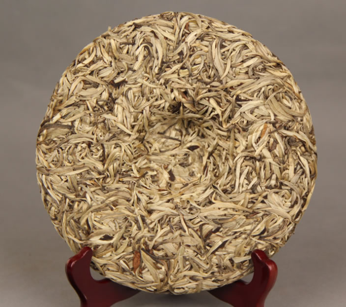 Pu-erh white tea cake